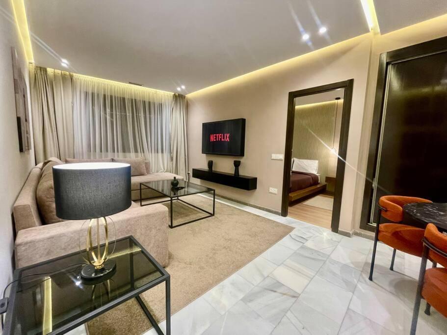 Coastal Elegance - Stylish And Walk Apartment *